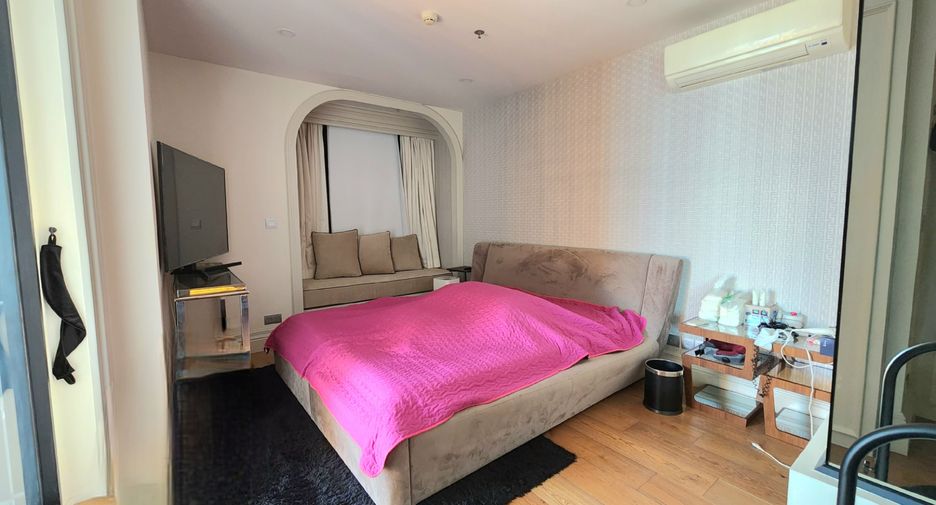 For rent 3 bedrooms condo in Pathum Wan, Bangkok