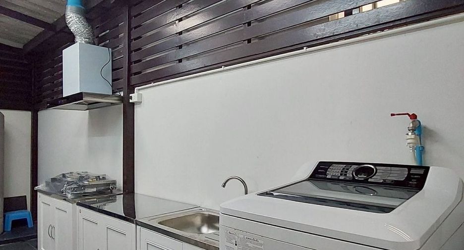 Casa en alquiler de 3 habitaciones en Suan Luang, Bangkok