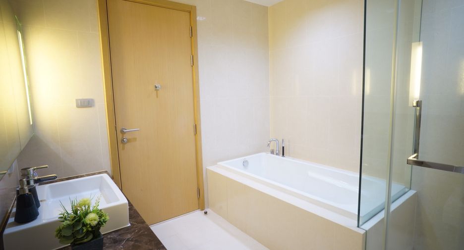 Wohnung zur Miete mit 2 Zimmer in Khlong Toei, Bangkok
