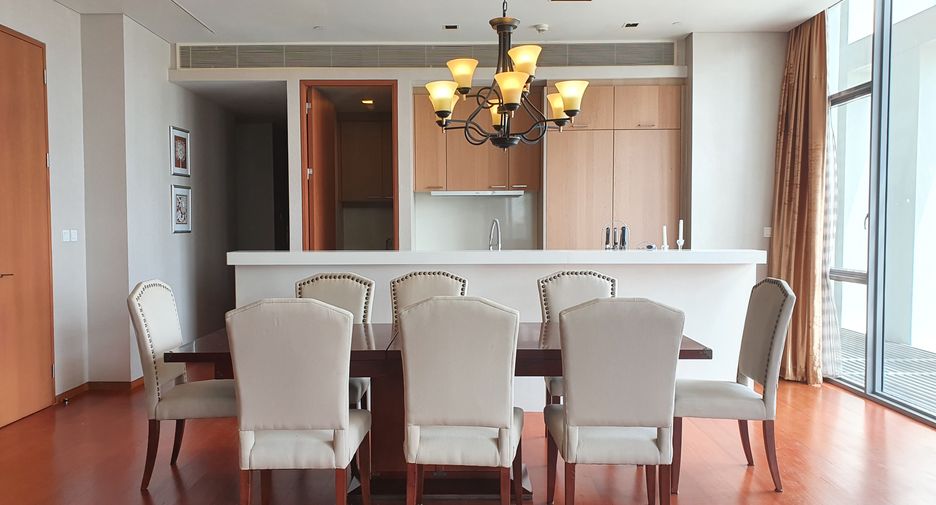 Condo en alquiler y en venta de 3 habitaciones en Sathon, Bangkok