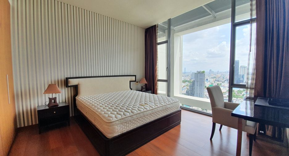 Condo en alquiler y en venta de 3 habitaciones en Sathon, Bangkok