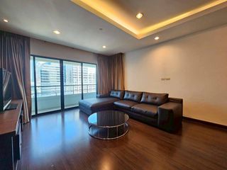 For rent 3 bedrooms condo in Sathon, Bangkok