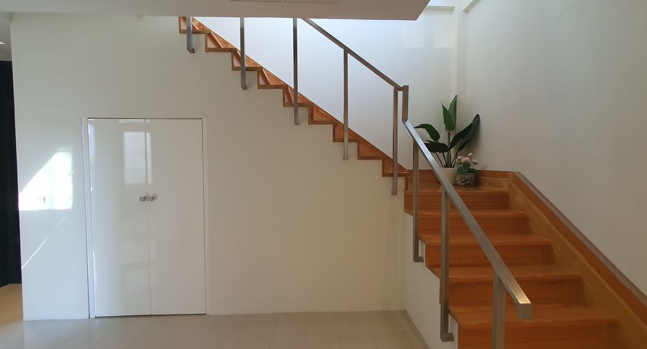 Wohnung zur Miete mit 3 Zimmer in Watthana, Bangkok
