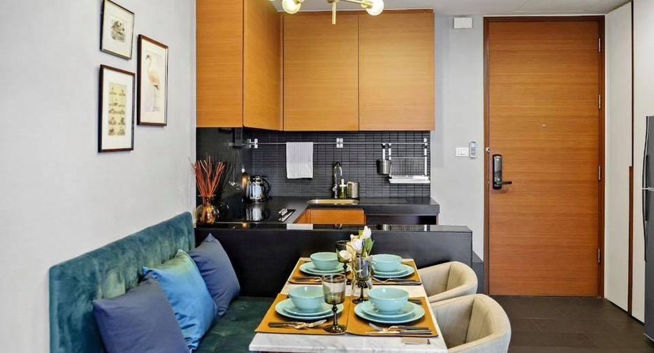 For rent 2 bedrooms condo in Khlong Toei, Bangkok