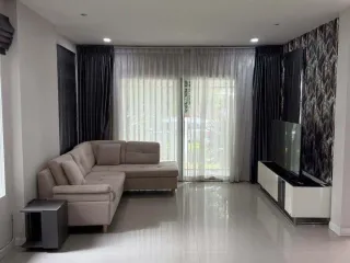 出租 3 卧室 独立屋 在 Bang Kapi, 曼谷