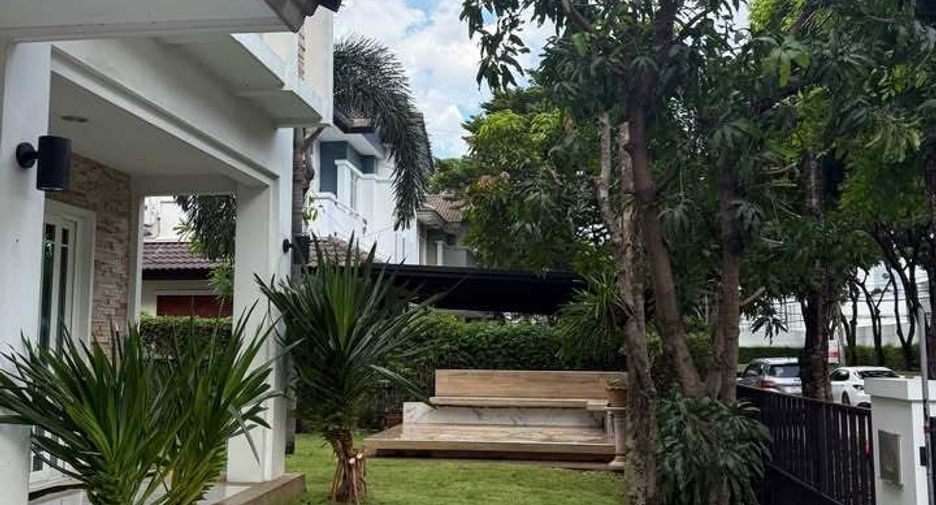 For rent 3 bedrooms house in Bang Kapi, Bangkok