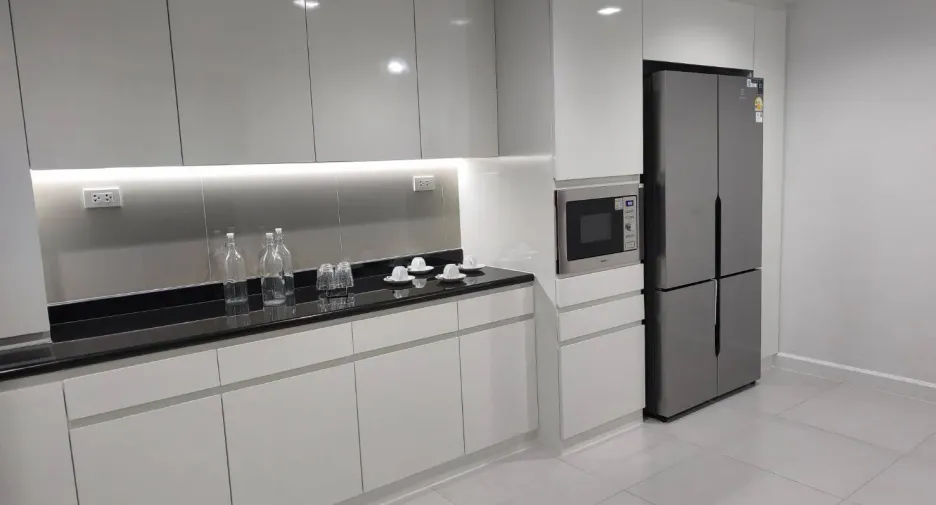 For rent 4 bedrooms condo in Khlong Toei, Bangkok