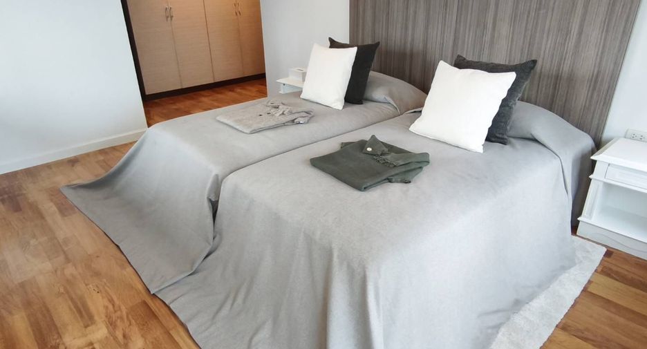 Condo en alquiler de 4 habitaciones en Khlong Toei, Bangkok