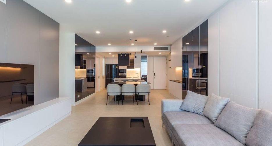 For rent 3 bedrooms condo in Khlong Toei, Bangkok