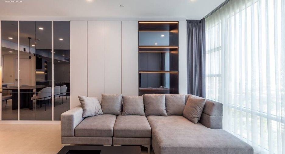 For rent 3 bedrooms condo in Khlong Toei, Bangkok