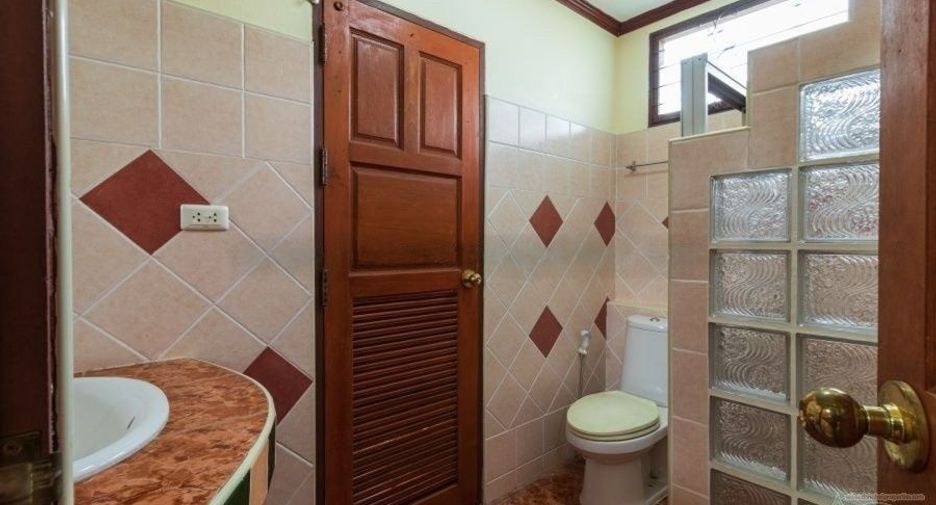 Haus zur Miete mit 4 Zimmer in San Sai, Chiang Mai