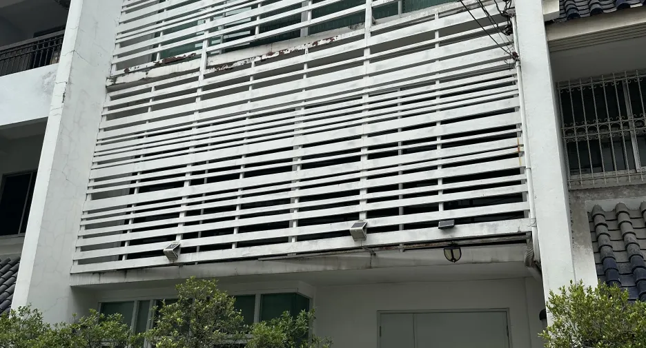 Casa adosada en alquiler de 3 habitaciones en Pathum Wan, Bangkok