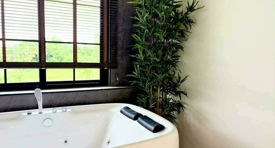 À vendre et à louer 4 chambres villa à San Sai, Chiang Mai