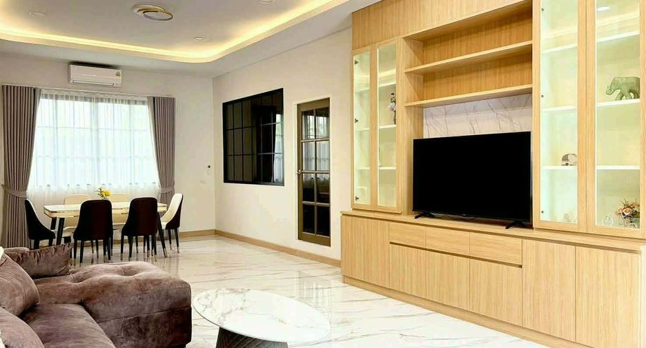 À vendre et à louer 4 chambres villa à San Sai, Chiang Mai