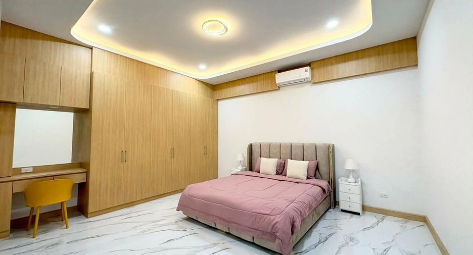 À vendre et à louer 4 chambres villa à San Sai, Chiang Mai
