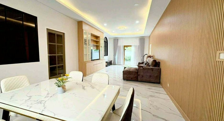 À vendre et à louer 4 chambres villa à San Sai, Chiang Mai