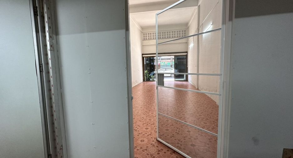 Local comercial en venta de 3 habitaciones en Mueang Chiang Mai, Chiang Mai