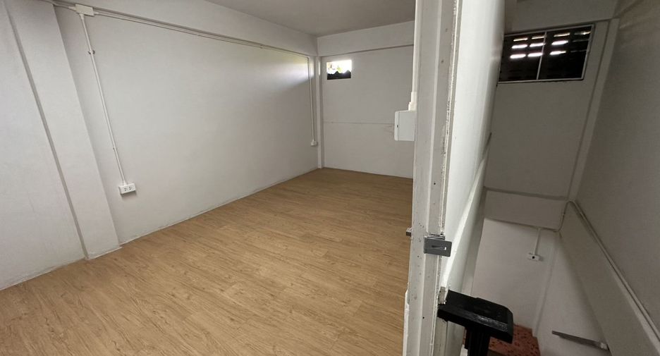 Local comercial en venta de 3 habitaciones en Mueang Chiang Mai, Chiang Mai