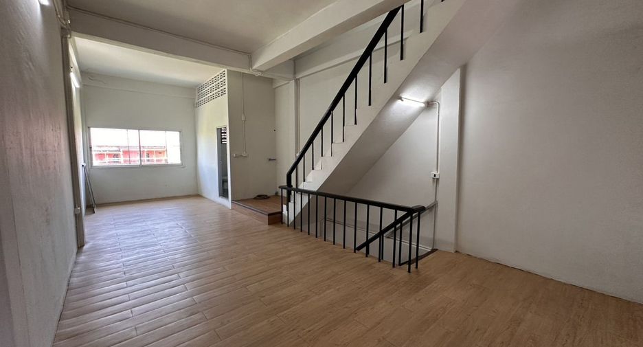Local comercial en venta de 3 habitaciones en Mueang Chiang Mai, Chiang Mai