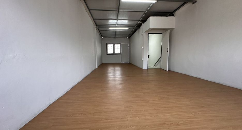Local comercial en venta de 3 habitaciones en Mueang Chiang Mai, Chiang Mai