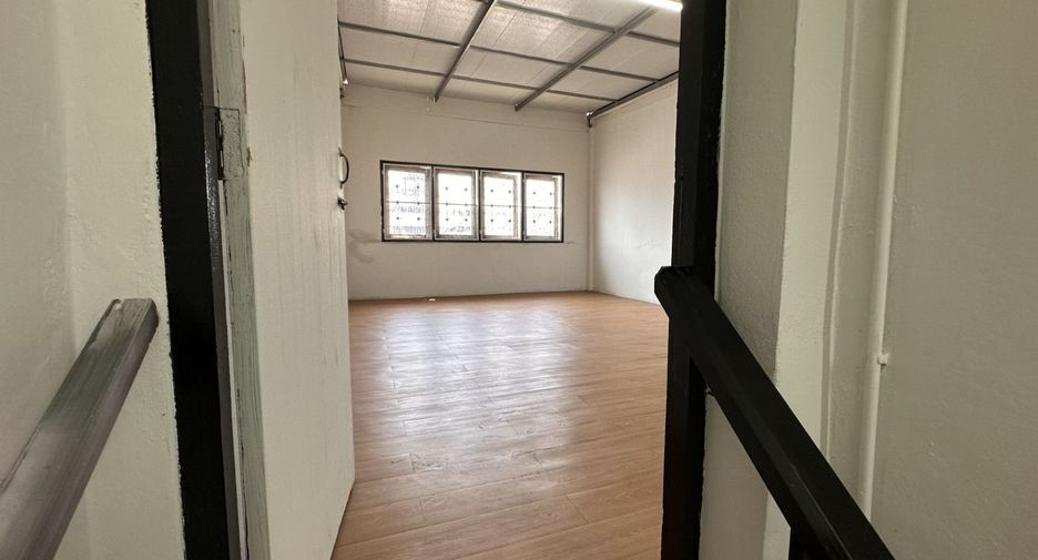 Local comercial en venta de 3 habitaciones en Mueang Chiang Mai, Chiang Mai