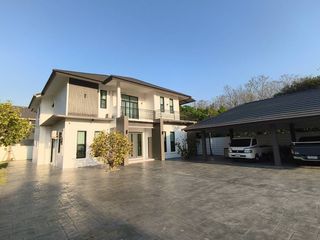 Villa zur Miete mit 7 Zimmer in San Kamphaeng, Chiang Mai
