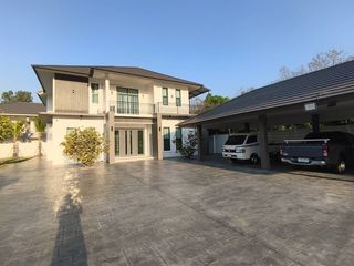 Villa zur Miete mit 7 Zimmer in San Kamphaeng, Chiang Mai