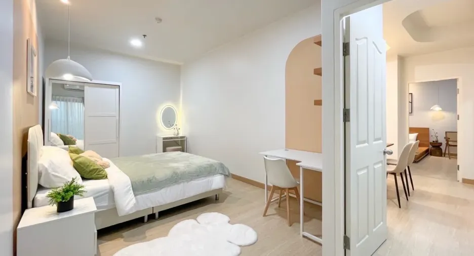 For sale 2 bedrooms condo in Bang Phlat, Bangkok