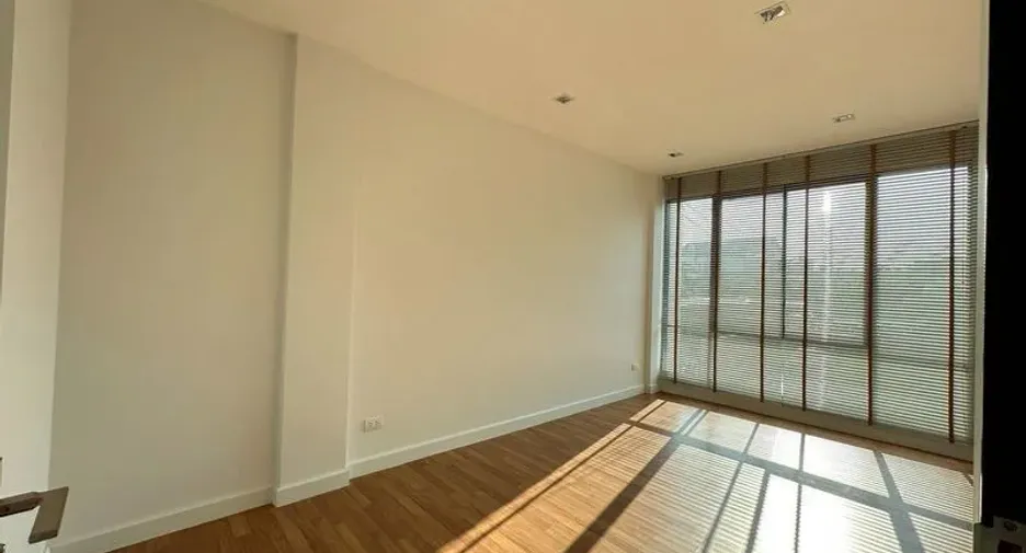 For rent 3 bedrooms townhouse in Lat Phrao, Bangkok