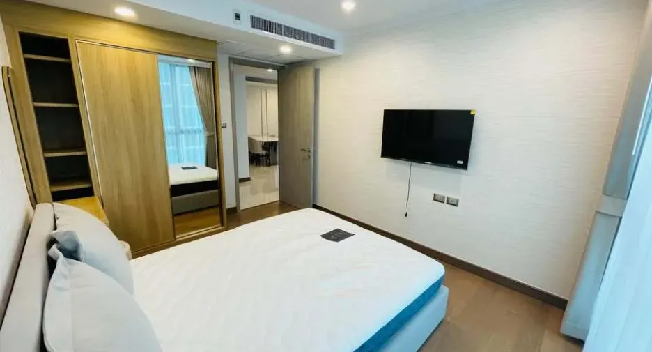 For rent 2 bedrooms condo in Watthana, Bangkok