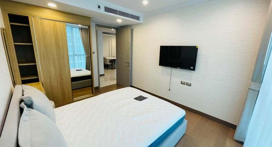 For rent 2 bedrooms condo in Watthana, Bangkok