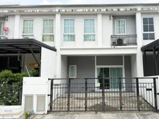 出售 和 出租 4 卧室 联排别墅 在 Bang Phli, Samut Prakan