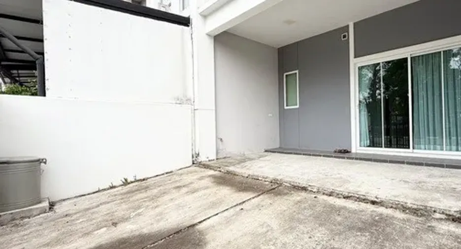 For sale and for rent 4 bedrooms townhouse in Bang Phli, Samut Prakan