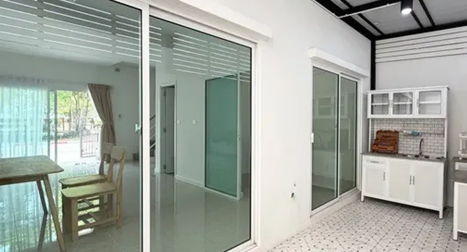 For sale and for rent 4 bedrooms townhouse in Bang Phli, Samut Prakan