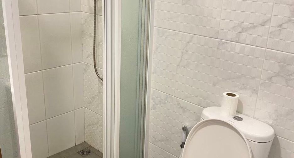 For sale 2 bedrooms condo in Wang Thonglang, Bangkok