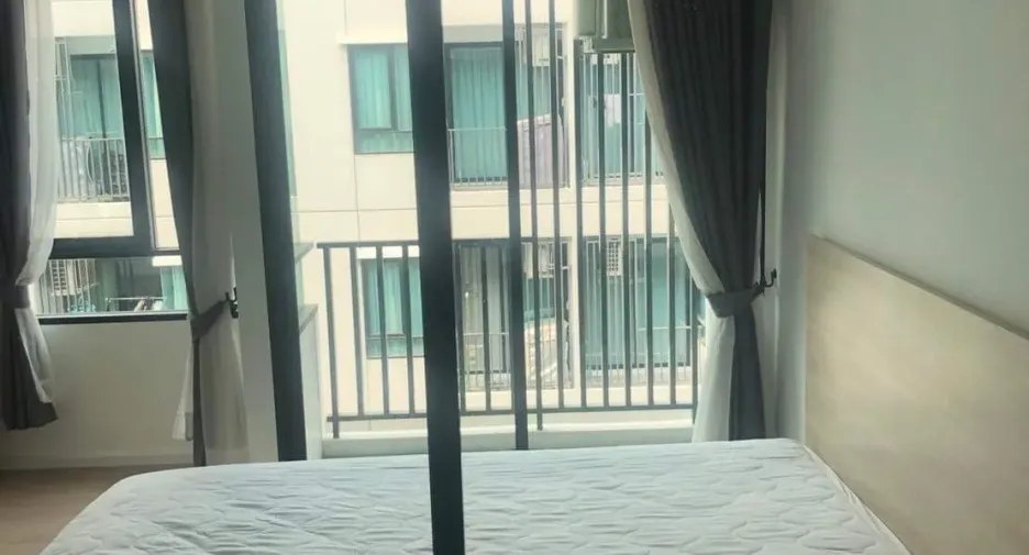 出售 2 卧室 公寓 在 Wang Thong Lang, 曼谷