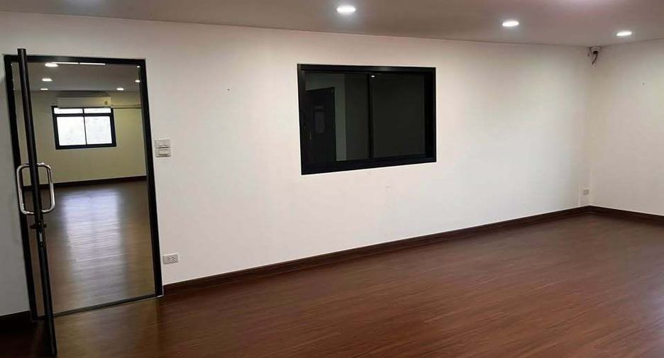 À louer 1 chambre maison à Lat Phrao, Bangkok
