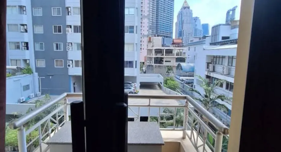For rent studio condo in Bang Rak, Bangkok