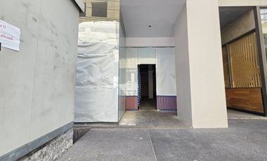 For rent retail Space in Watthana, Bangkok