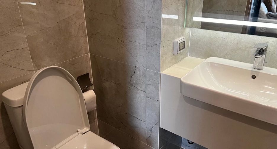 For rent 1 bed condo in Watthana, Bangkok