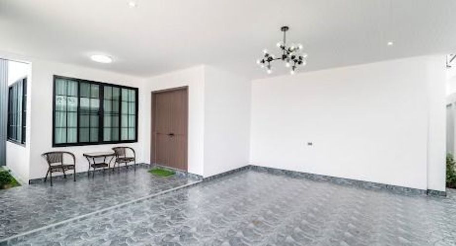 出售 和 出租 3 卧室 别墅 在 Bang Lamung, Chon Buri