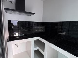 Reihenhaus zur Miete mit 3 Zimmer in Saphan Sung, Bangkok
