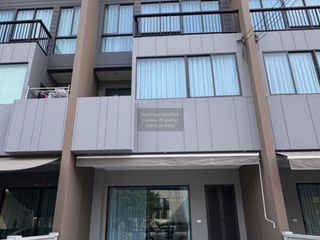Reihenhaus zur Miete mit 3 Zimmer in Saphan Sung, Bangkok