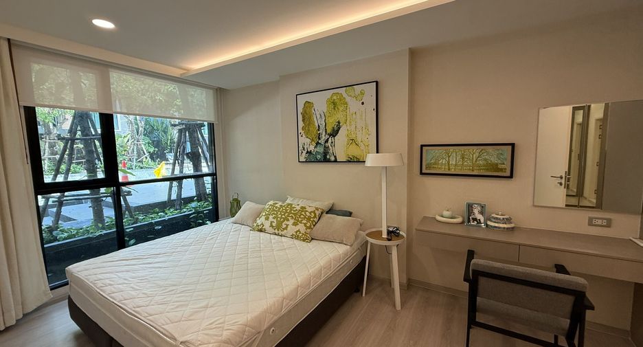 For rent 2 bedrooms condo in Khlong Toei, Bangkok
