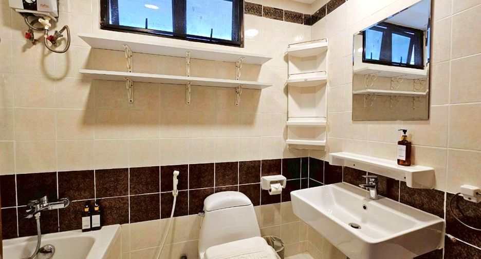 For rent 2 bedrooms condo in Watthana, Bangkok