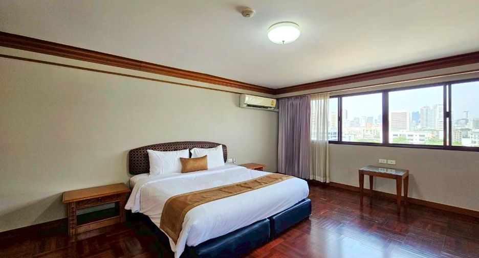 For rent 2 bedrooms condo in Watthana, Bangkok