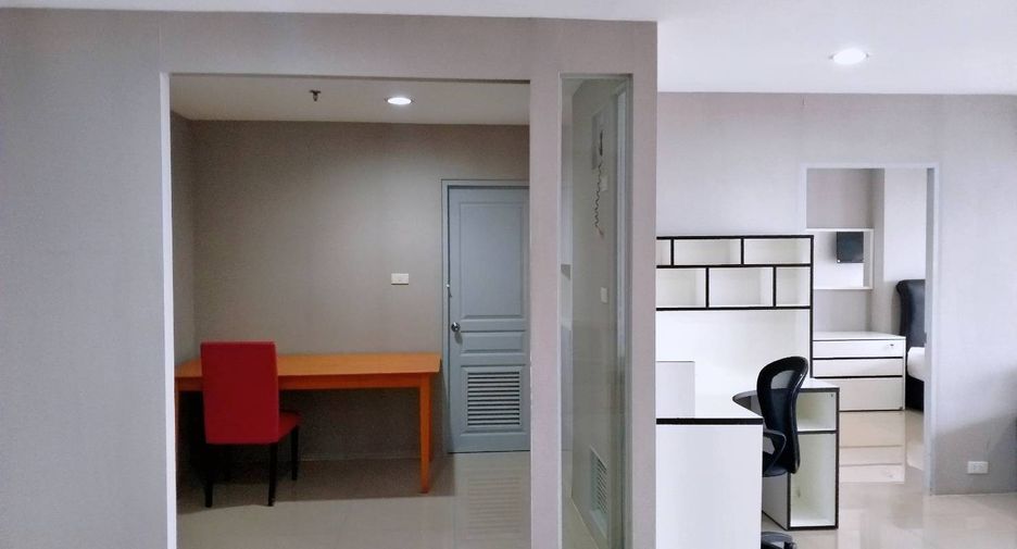 À louer 3 chambres condo à Khlong Toei, Bangkok