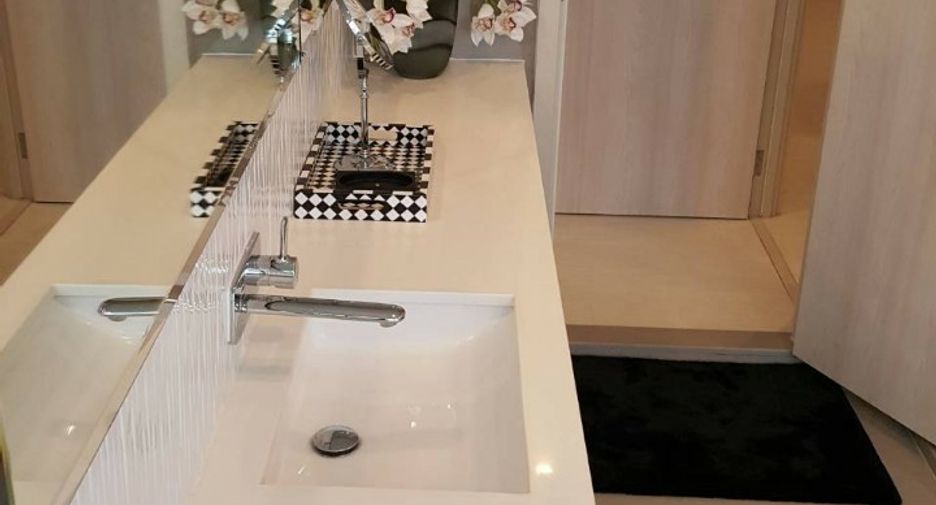 Condo en alquiler y en venta de 2 habitaciones en Khlong Toei, Bangkok