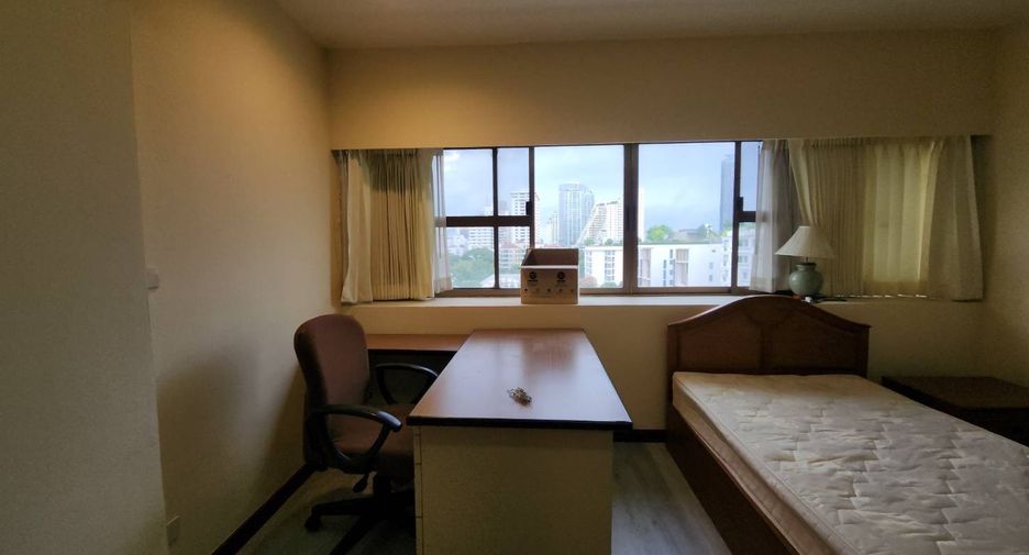 Condo en alquiler de 3 habitaciones en Watthana, Bangkok
