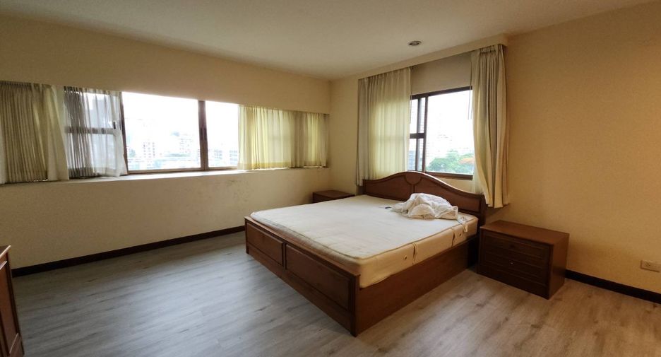 Condo en alquiler de 3 habitaciones en Watthana, Bangkok